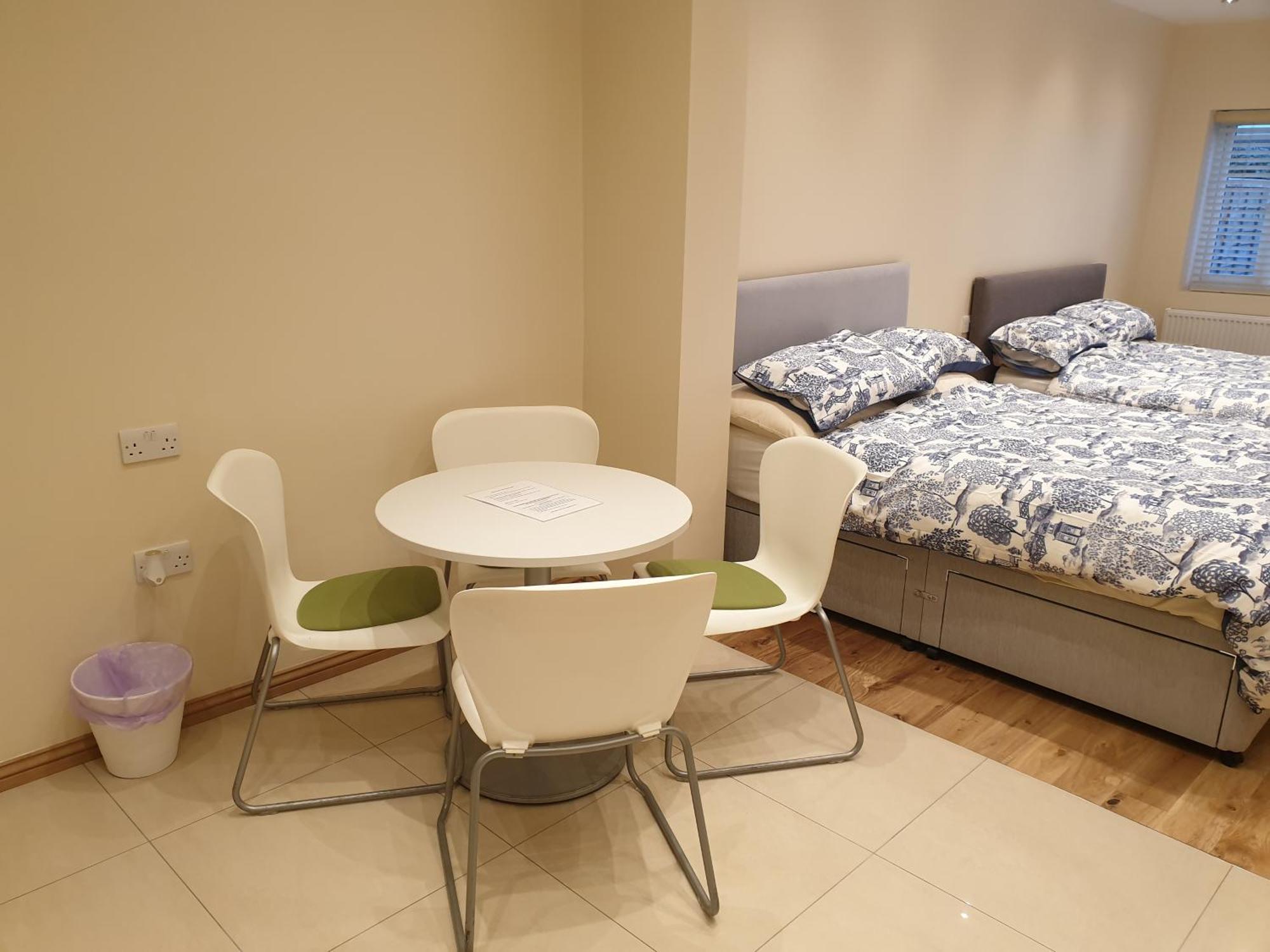 London Luxury Apartments 3 Bedroom Sleeps 8 With 3 Bathrooms 4 Mins Walk To Tube Free Parking Ilford Ngoại thất bức ảnh