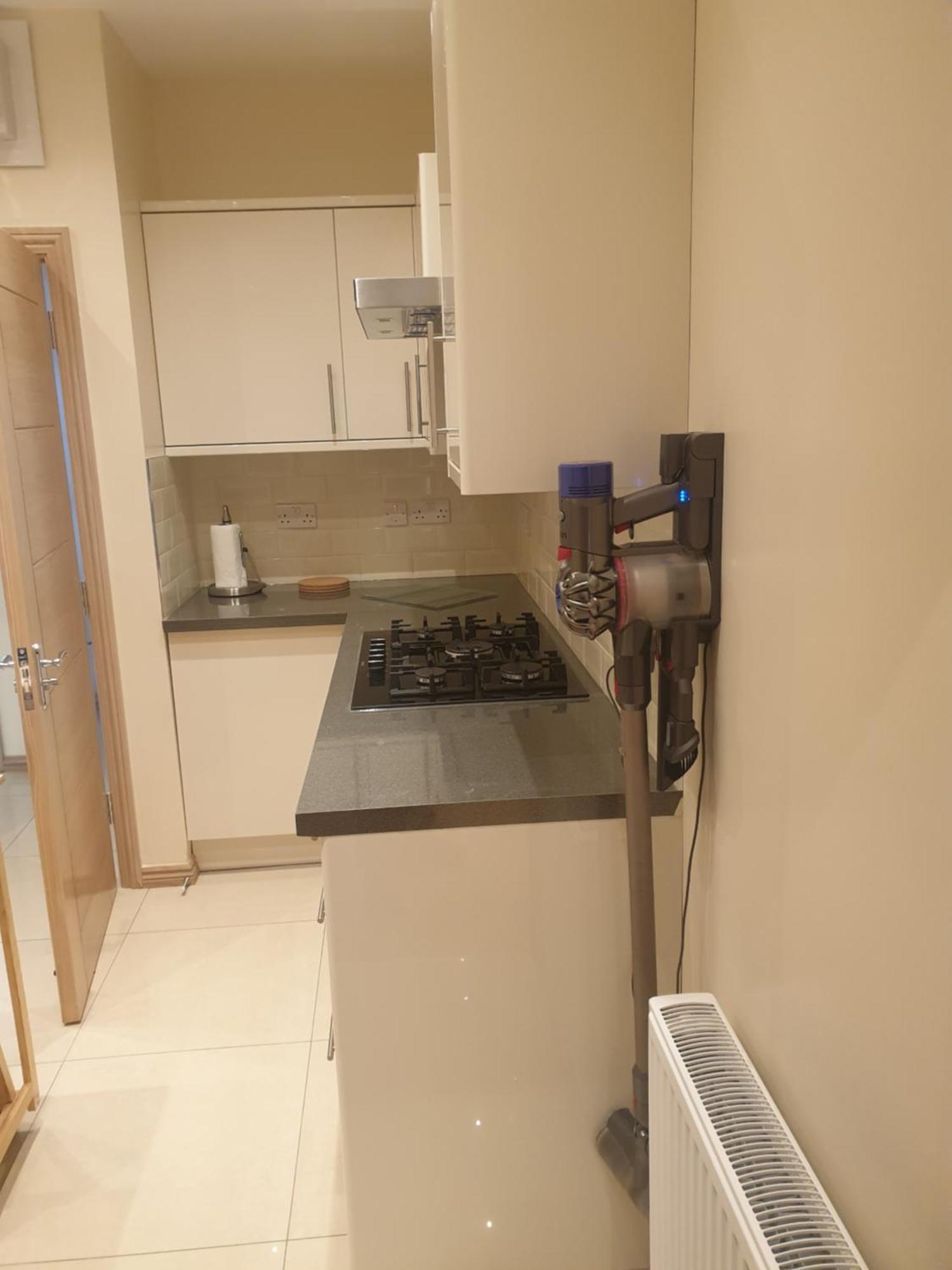 London Luxury Apartments 3 Bedroom Sleeps 8 With 3 Bathrooms 4 Mins Walk To Tube Free Parking Ilford Ngoại thất bức ảnh