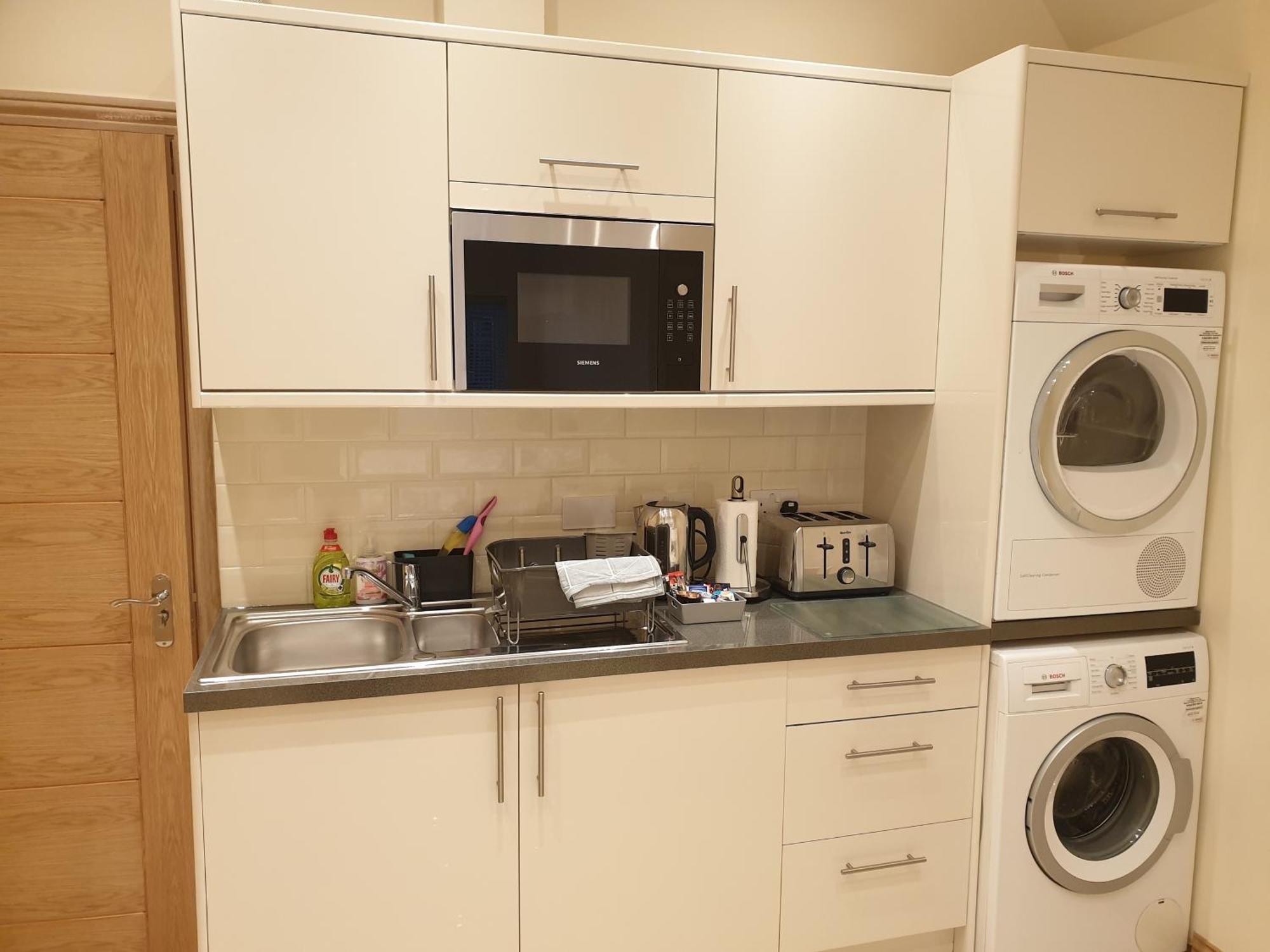 London Luxury Apartments 3 Bedroom Sleeps 8 With 3 Bathrooms 4 Mins Walk To Tube Free Parking Ilford Ngoại thất bức ảnh